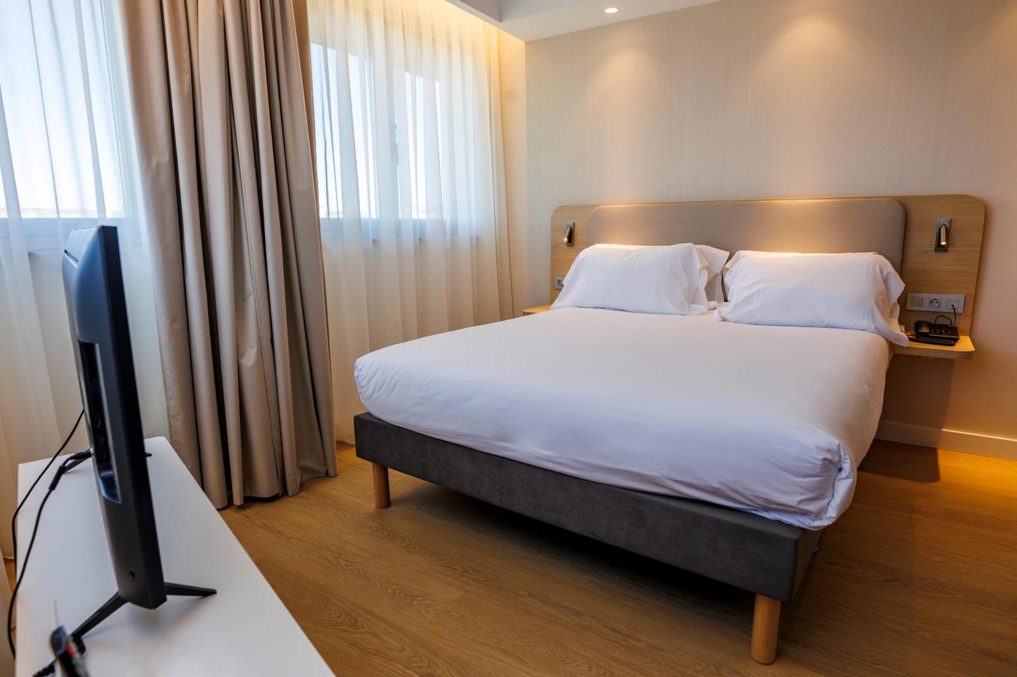 Habitación Estándar con cama grande - Desayuno gratuito